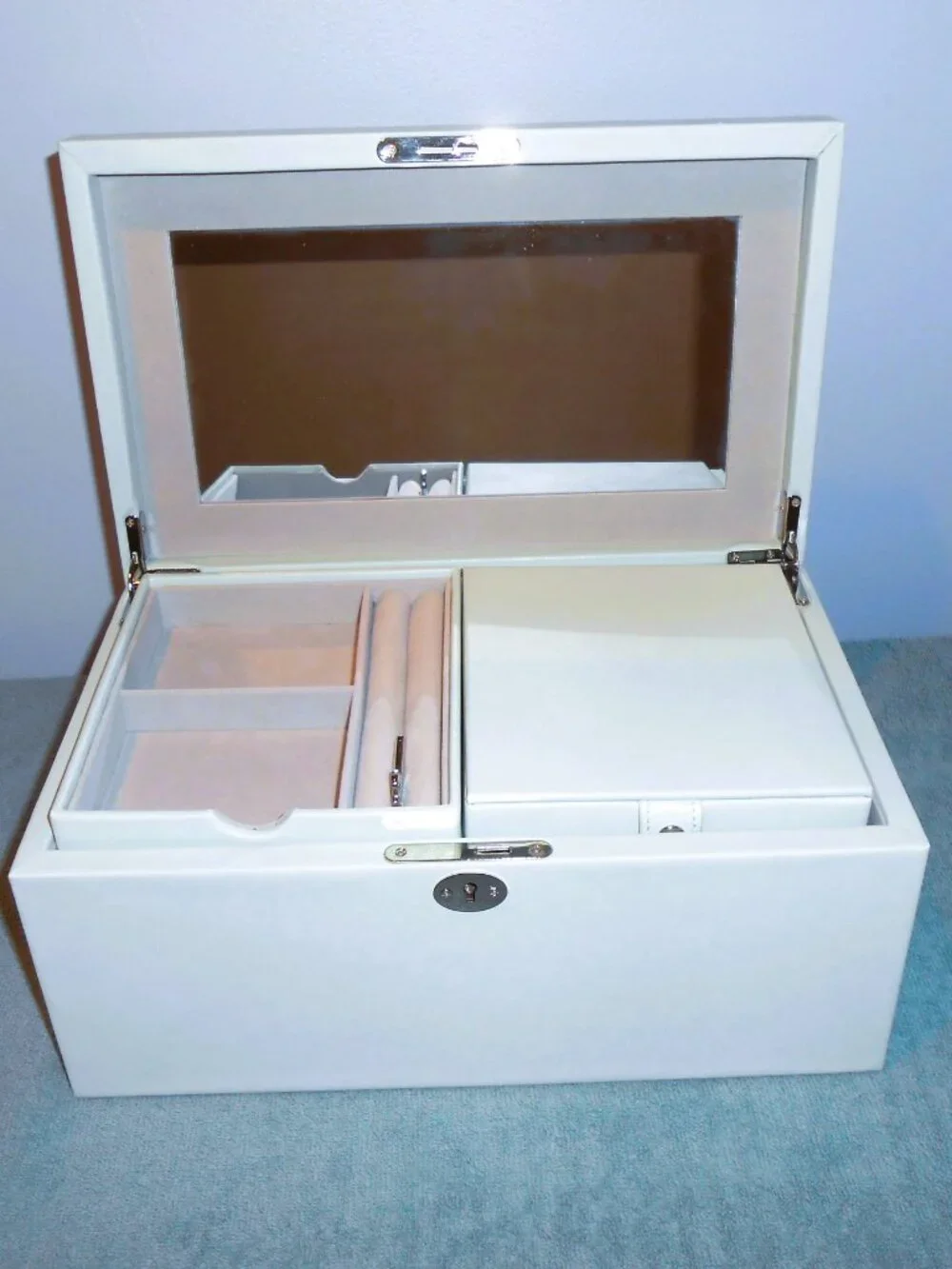 Crabtree & Evelyn jewelry organizer storage box